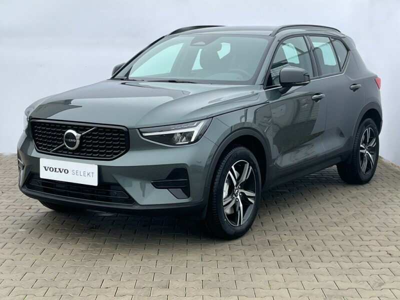 Volvo XC40 PLUS DARK