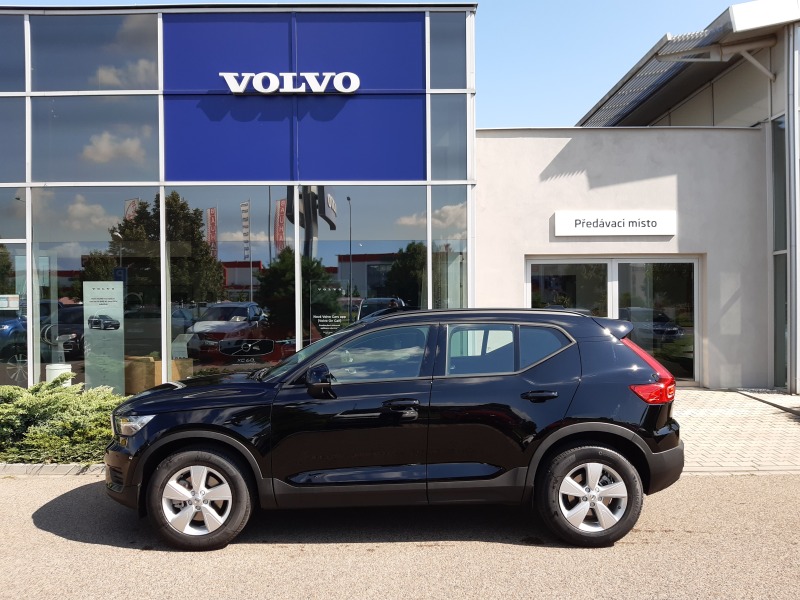 Volvo XC40 MOMENTUM CORE