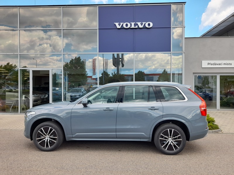 Volvo XC90 MOMENTUM PRO