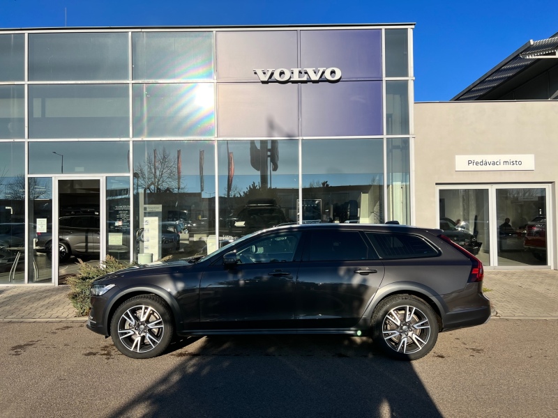 Volvo V90 Cross Country PRO