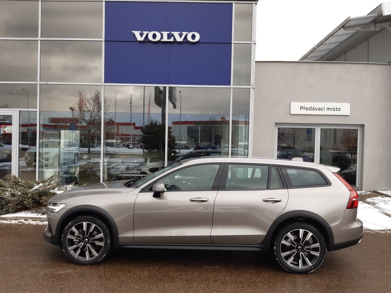 Volvo V60 Cross Country PRO