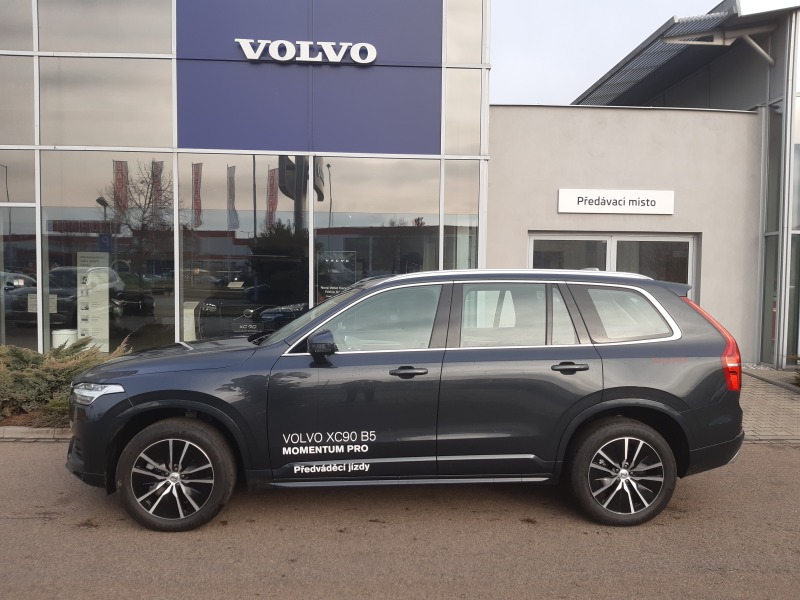 Volvo XC90 MOMENTUM PRO