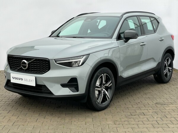 Volvo XC40 PLUS B3 FWD 120kW
