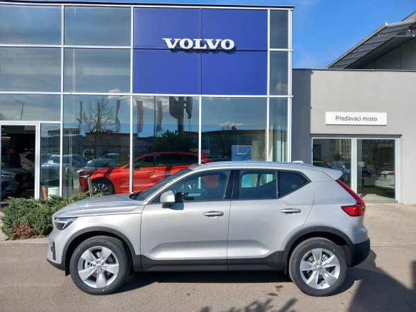 Volvo XC40 CORE B4 AWD 145kW