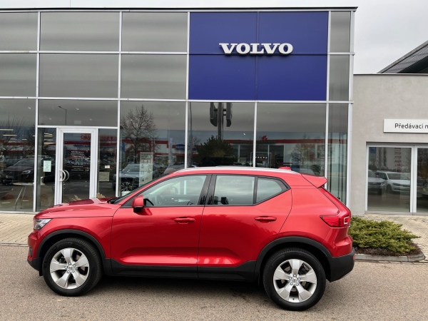Volvo XC40 MOMENTUM T4 FWD 140kW