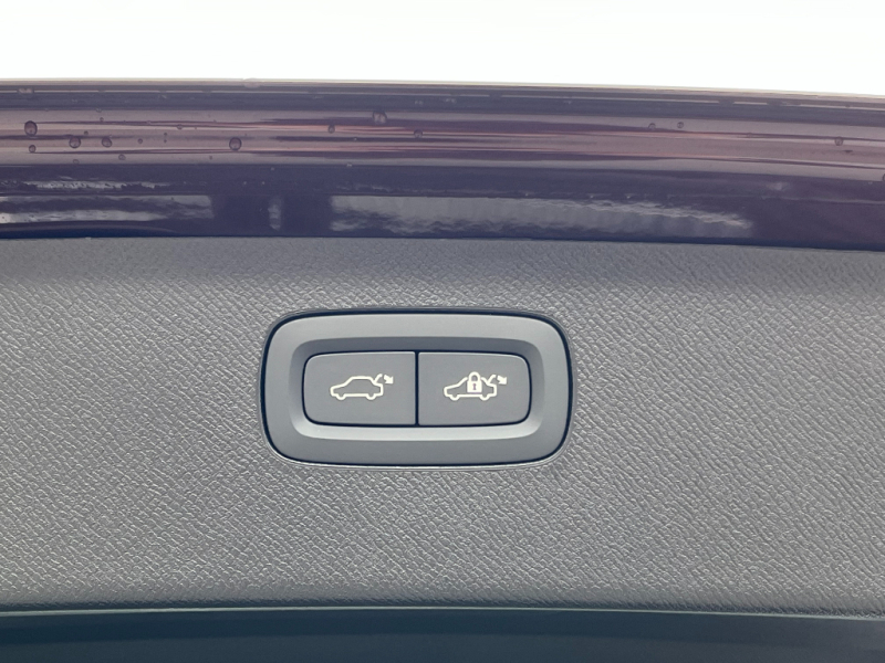 Volvo XC90 PLUS DARK