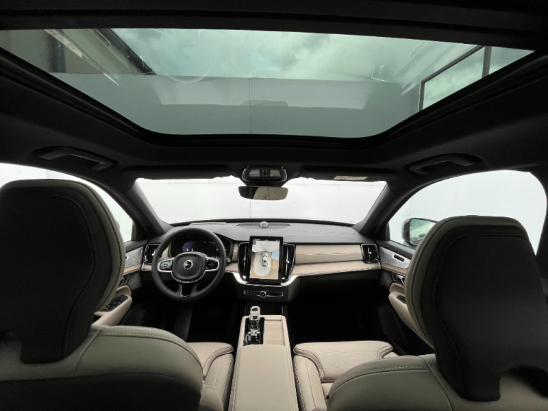 Volvo XC90 PLUS DARK