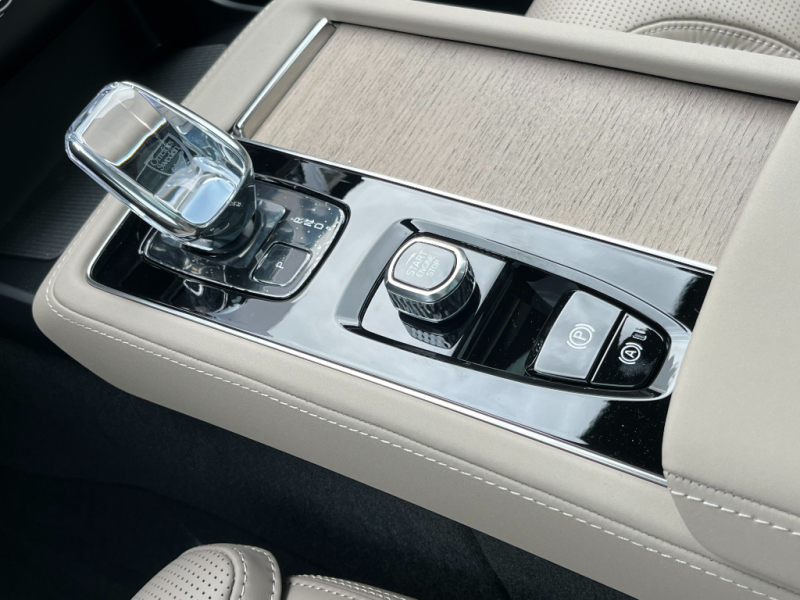 Volvo XC90 PLUS DARK