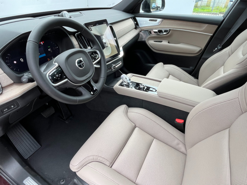 Volvo XC90 PLUS DARK