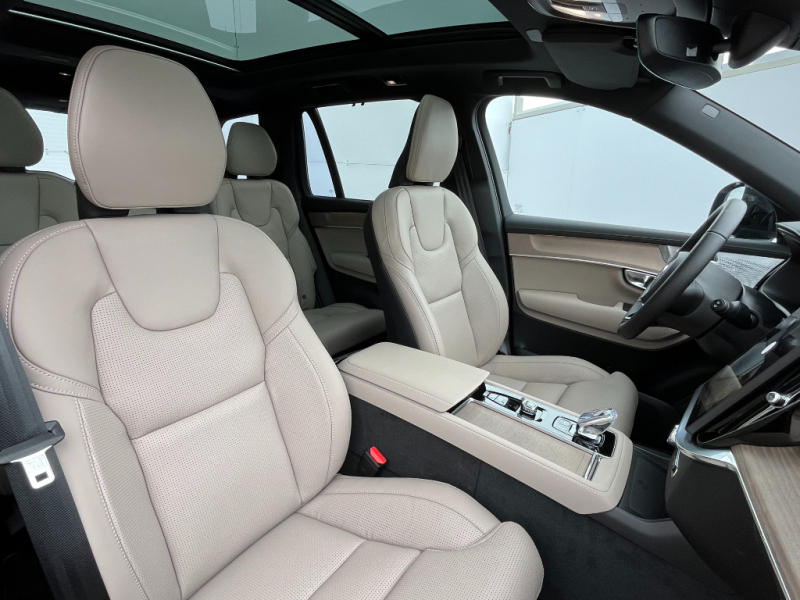 Volvo XC90 PLUS DARK