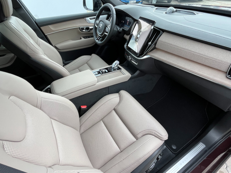 Volvo XC90 PLUS DARK