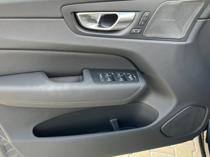 Volvo XC60 PLUS BRIGHT