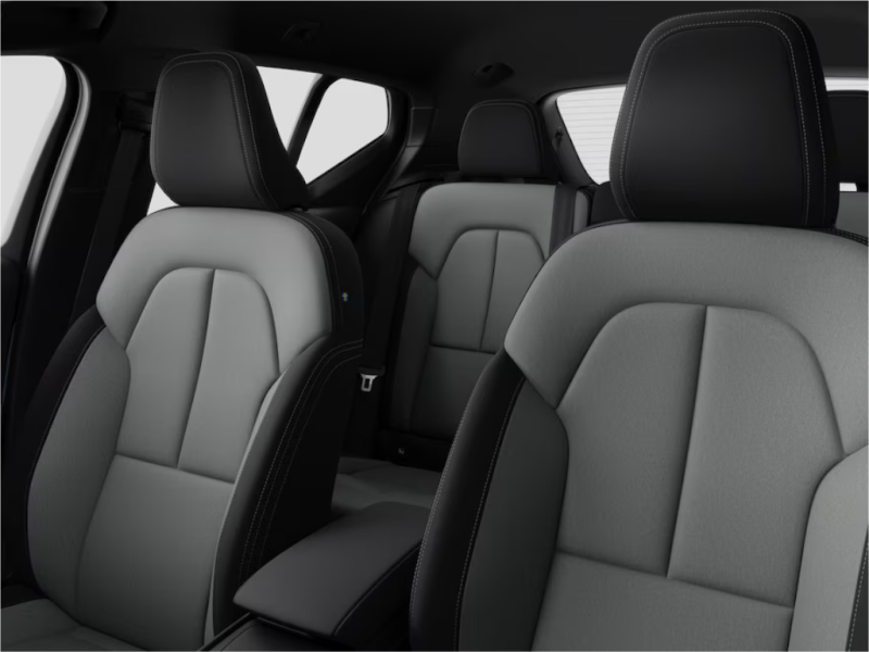 Volvo XC40 PLUS DARK