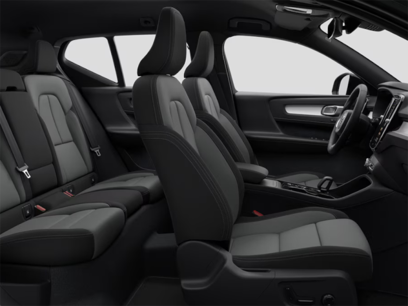 Volvo XC40 PLUS DARK