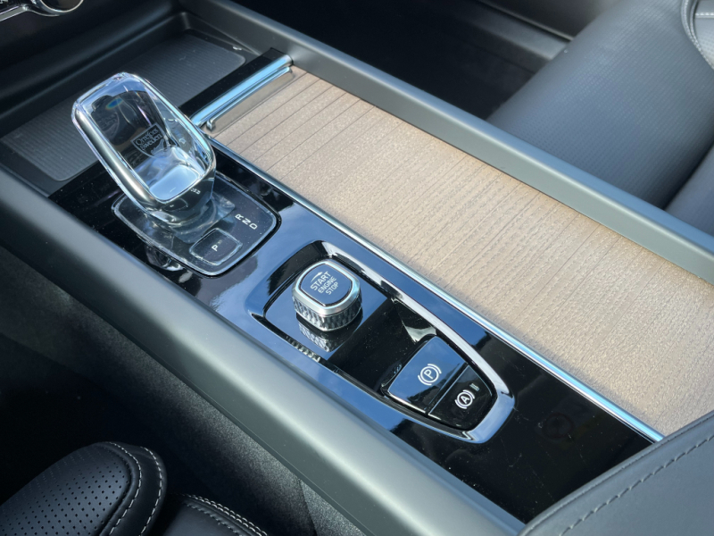 Volvo XC60 PLUS BRIGHT