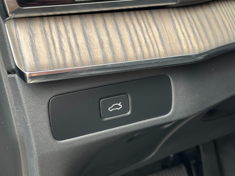 Volvo XC90 Plus Bright