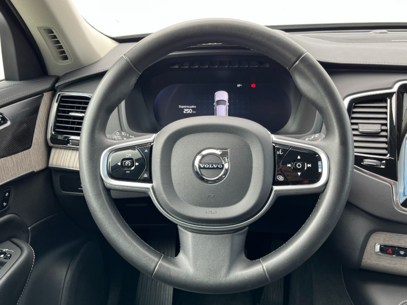 Volvo XC90 Plus Bright