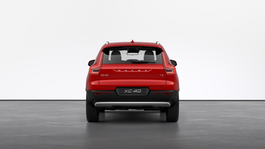 Volvo XC40 MOMENTUM PRO