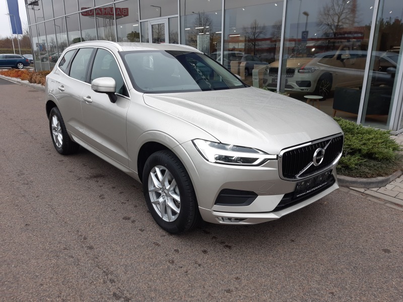 Volvo XC60 MOMENTUM PRO