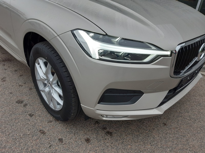 Volvo XC60 MOMENTUM PRO