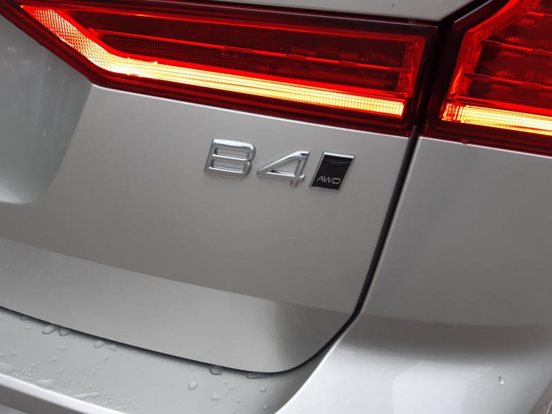 Volvo XC60 MOMENTUM PRO