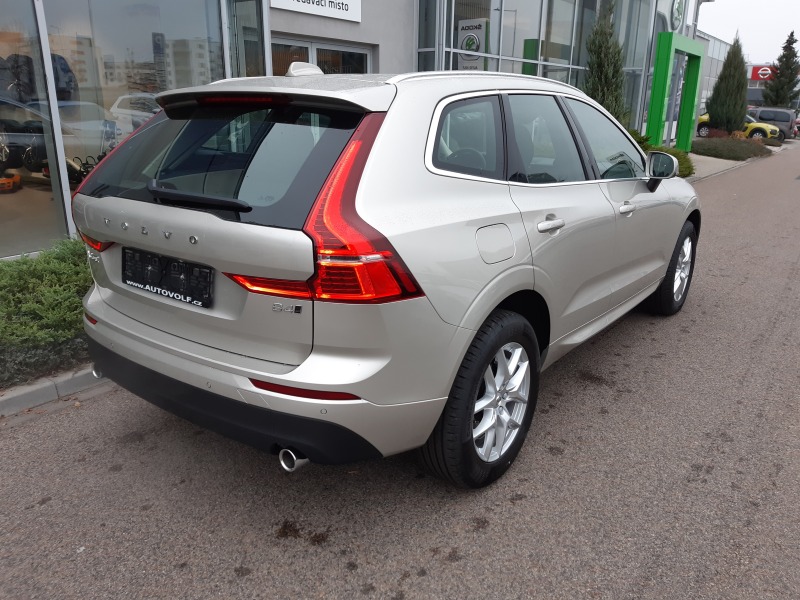 Volvo XC60 MOMENTUM PRO