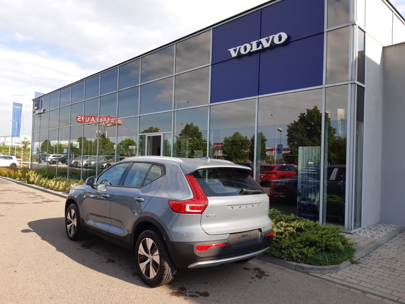 Volvo XC40 MOMENTUM PRO