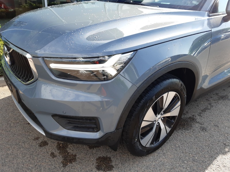 Volvo XC40 MOMENTUM PRO