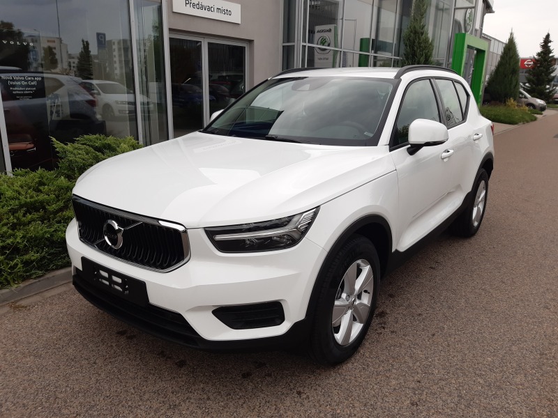 Volvo XC40 MOMENTUM CORE