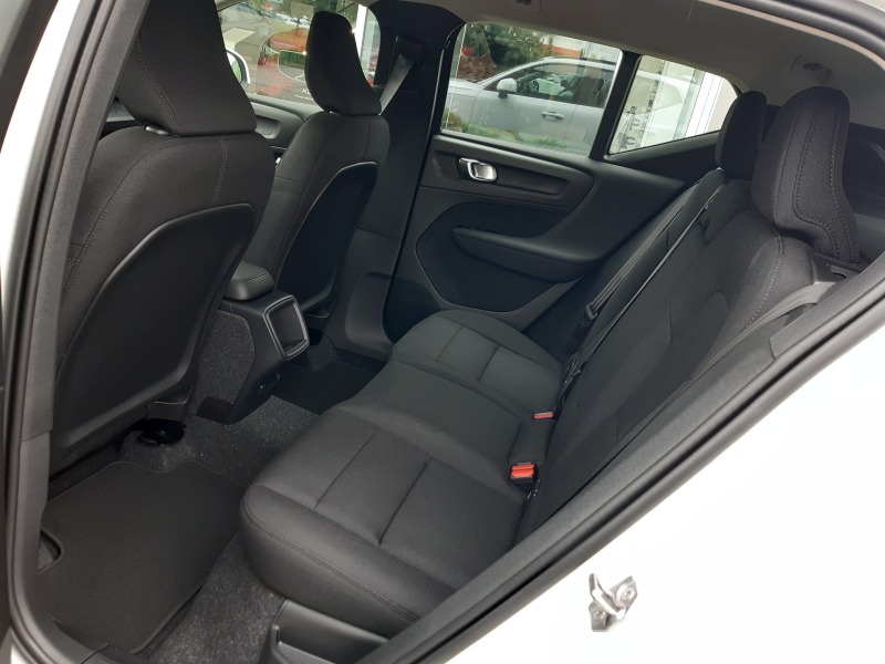 Volvo XC40 MOMENTUM CORE