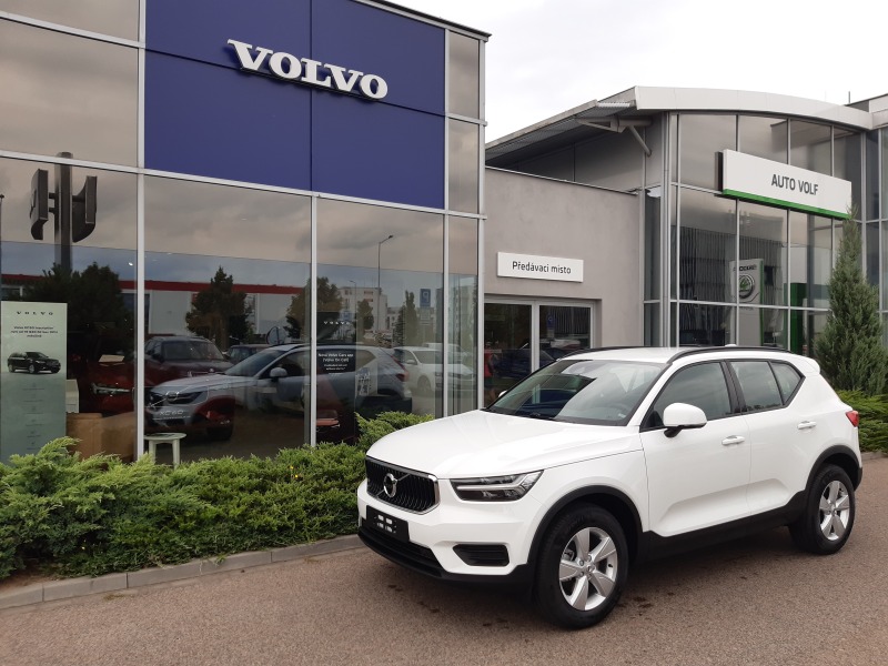 Volvo XC40 MOMENTUM CORE