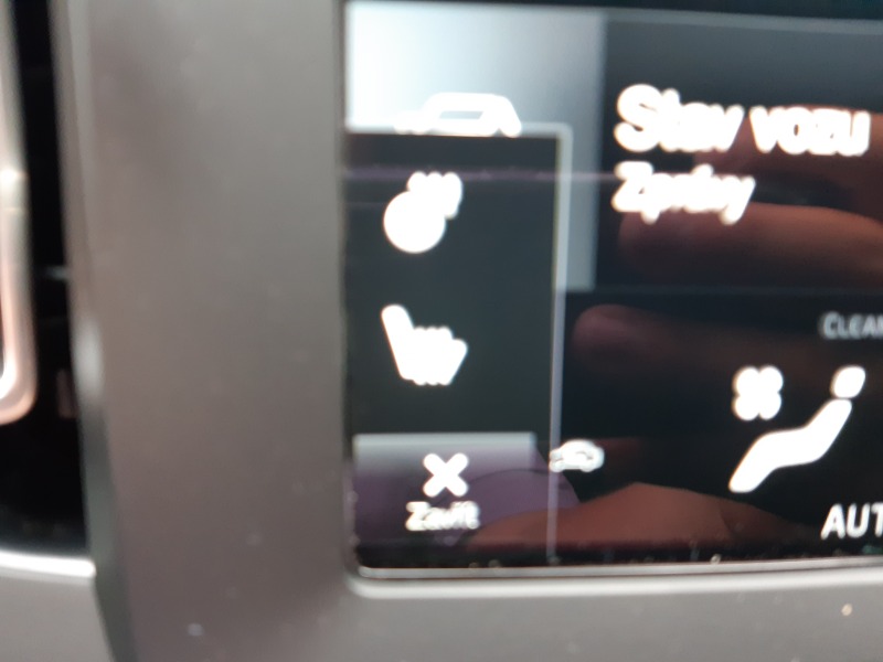 Volvo XC40 MOMENTUM CORE