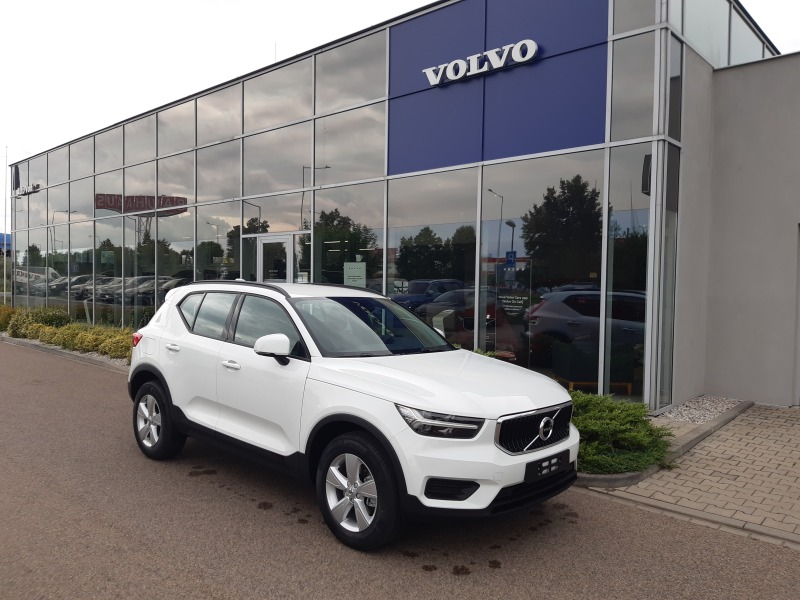Volvo XC40 MOMENTUM CORE