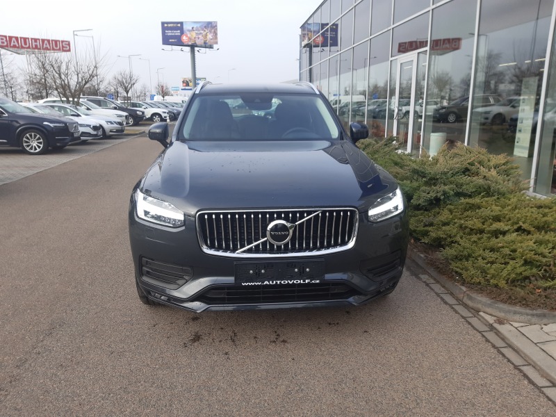 Volvo XC90 MOMENTUM PRO