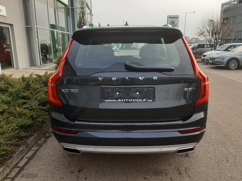 Volvo XC90 MOMENTUM PRO