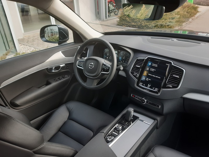 Volvo XC90 MOMENTUM PRO