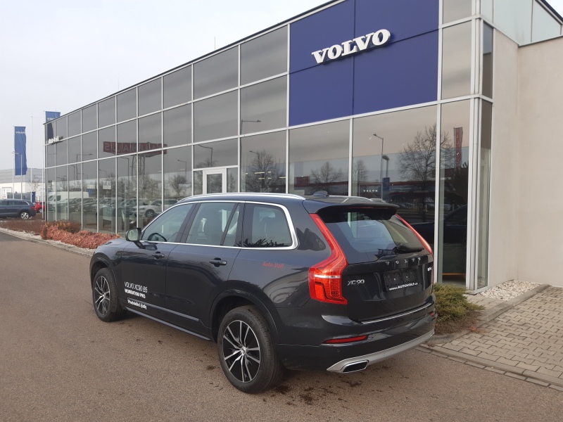 Volvo XC90 MOMENTUM PRO