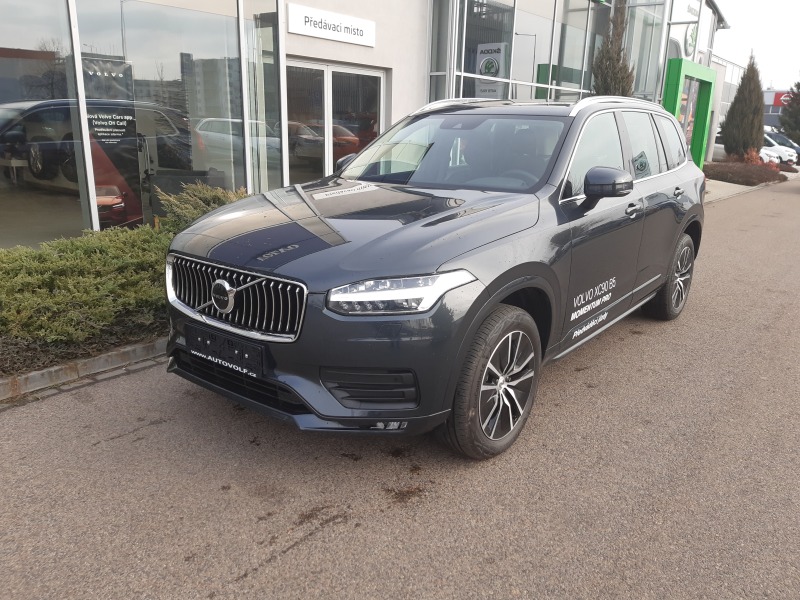 Volvo XC90 MOMENTUM PRO