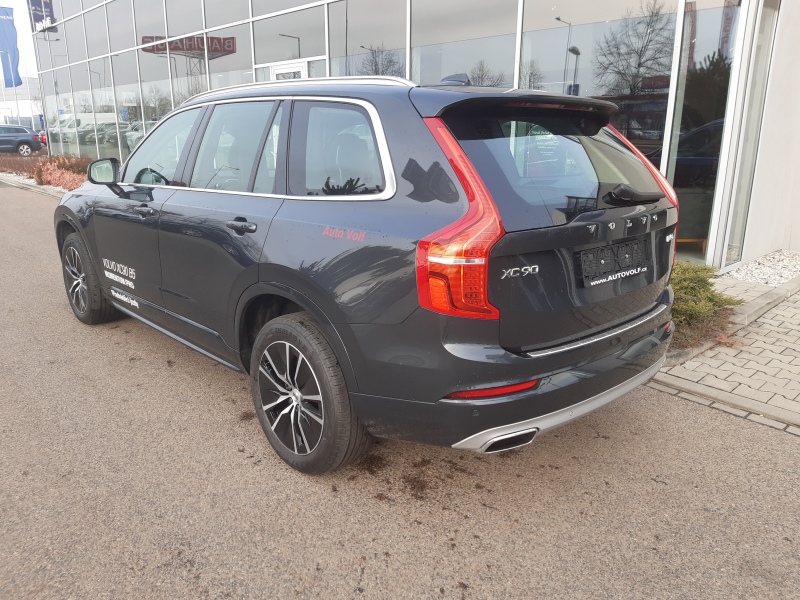 Volvo XC90 MOMENTUM PRO