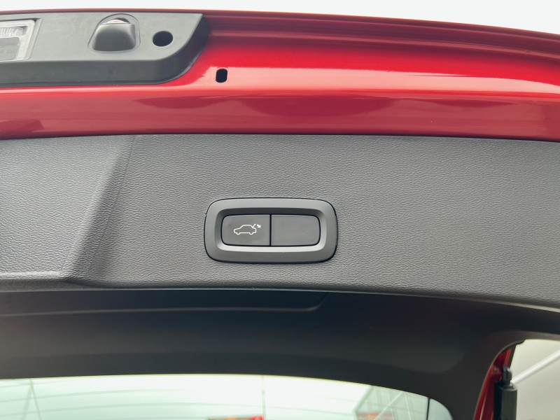 Volvo XC40 MOMENTUM