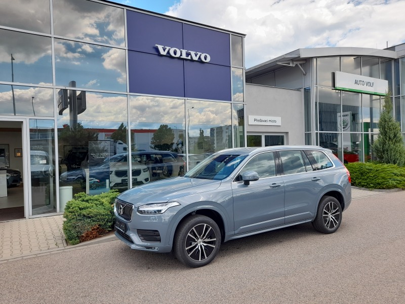 Volvo XC90 MOMENTUM PRO