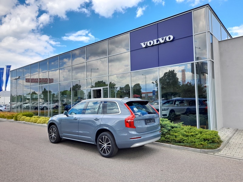 Volvo XC90 MOMENTUM PRO