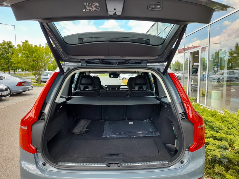 Volvo XC90 MOMENTUM PRO