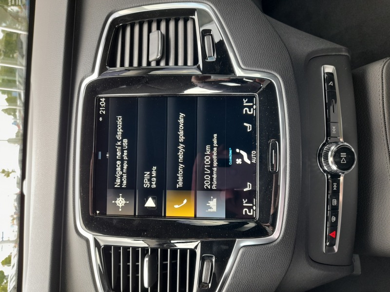 Volvo XC90 MOMENTUM PRO