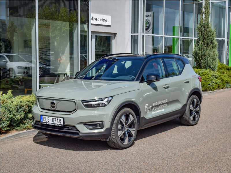 Volvo XC40 RECHARGE PRO 4x4, dodání září 2022