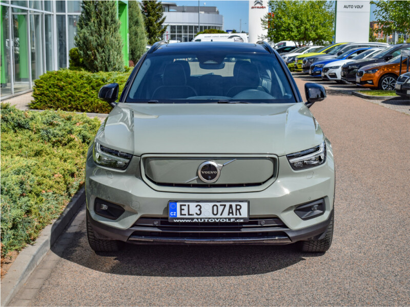 Volvo XC40 RECHARGE PRO 4x4, dodání září 2022