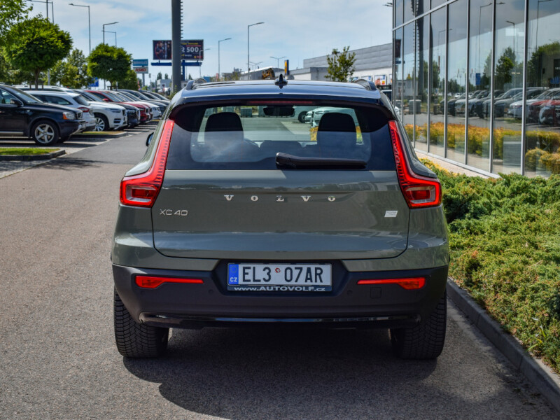 Volvo XC40 RECHARGE PRO 4x4, dodání září 2022