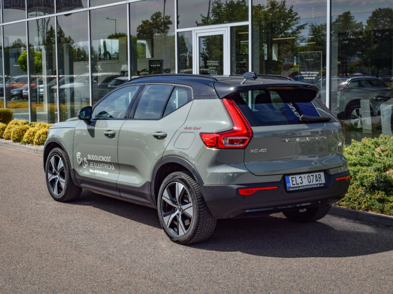 Volvo XC40 RECHARGE PRO 4x4, dodání září 2022