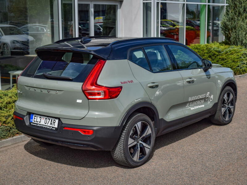 Volvo XC40 RECHARGE PRO 4x4, dodání září 2022