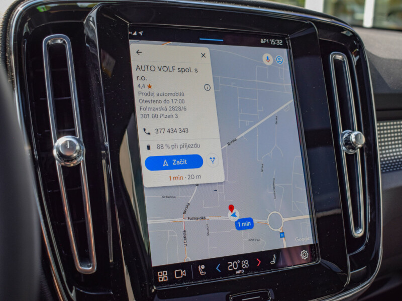 Volvo XC40 RECHARGE PRO 4x4, dodání září 2022